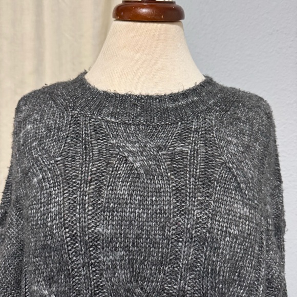 American Eagle Women Long Sleeve Unreal Cable Crew Long Sweater Gray Marled M - Picture 3 of 14